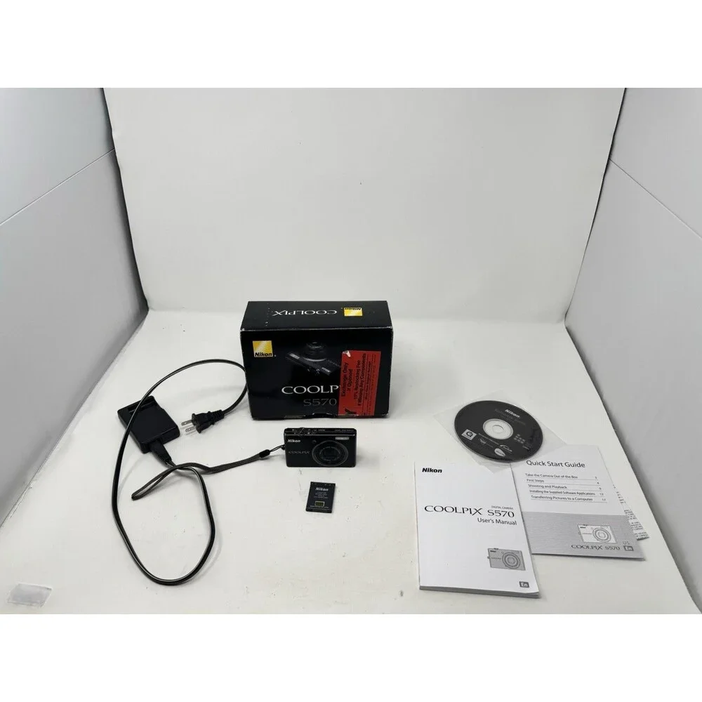 Nikon Digital Camera Coolpix S570 12.0MP Black Battery & Charger Works